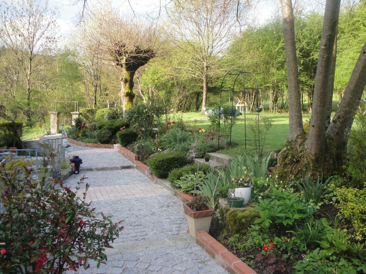 Bed and Breakfast Le Relais Des Capucines Largnac Экстерьер фото